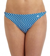 THE LOOKZigzag stripes patternTwisted side strapsElastic waist and leg openingsTHE MATERIAL80% nylon/20% spandexFully linedCARE & ORIGINHand washImportedPlease note: Bikini top sold separately. 