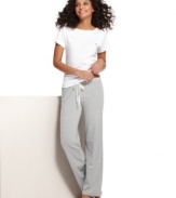 A classic pair of everyday lounging pants is an essential in every girl's PJ drawer. Relax in style with Tommy Hilfiger's long drawstring pajama pants.