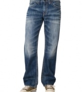 Perfect for your weekend excursions, this relaxed-fit pair of denim from Silver Jeans complements your laid-back style.