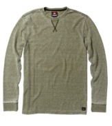 Go casual without losing your cool with this burnout thermal from Quiksilver.