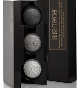 Dress up your holiday look this season with Laura Mercier's Petite Baked Eye Colour Trio Wet/Dry. Featuring 3 Baked Eye Colours in a range of shimmering shades, this petite and portable palette is the perfect way to take your look from day to night. For an even wash of colour, apply dry or for more vibrant shimmer, simply dampen brush with water and apply wet. 