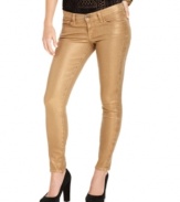 In high-shine gold coated denim, these Lucky Brand Jeans skinny jeans are a must-have for a fashion-forward fall wardrobe!