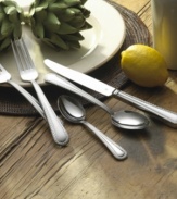 The border of this chic place settings collection is reminiscent of an ornate silver chain. 5-piece set includes: 1 dinner fork, 1 salad fork, 1 knife, 1 soup spoon and 1 teaspoon.