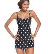 The polka dot print adds a cheerful graphic appeal to this Coco Reef skirted swim bottom -- it's simple styling makes it feminine & figure flattering!