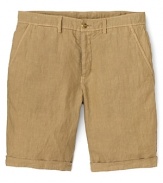 Your vacation look just got a little more luxurious with Vince's crips linen shorts.