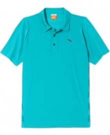 Take your golf style to the next level with this polo golf shirt from Puma, featuring moisture management for increased comfort. Nothing can hold back your swing in this golf shirt!