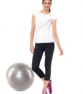 Look sporty for your workout in this graphic tee from Ideology. Check out the cropped leggings to complete the look!