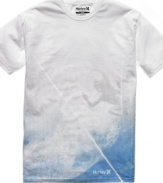 Stay relaxed and keep your head above water with this graphic T shirt from Hurley.