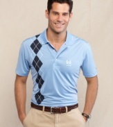 From the links to the lakehouse this polo shirt from Tommy Hilfiger exudes timeless summer style.