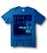 Ride the wave. This casual tee from Quiksilver brings your surf style to the streets.