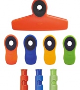 This is an open & shut case! Keep your kitchen fresh with this essential clip set, which replaces those impossible twist-ties and makes food storage and organization easy. Three different sizes, with secure grips and non-slip jaws, keep tabs on everything from bags of rice, bulk-sized foods, book pages and dish towels.