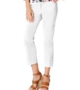 These capris from Jones New York Signature punch up any outfit thanks to bright color choices and a chic, skinny fit.