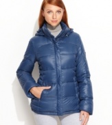 Perfect for packing, Calvin Klein's puffer jacket features a lightweight feel with heavyweight warmth thanks to a down-blend fill!