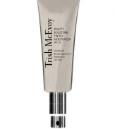 Trish's Beauty Booster tinted moisturizer SPF 20 hydrates and protects while providing ultra-light buildable coverage for a look of naturally Even Skin®. It contains hyaluronic acid to boost skin's moisture levels, antioxidants to disarm free radicals, and UVA/UVB broad spectrum protection to help prevent sun damage. Made in USA. 