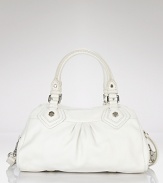 Do the white thing with MARC BY MARC JACOBS' starkly hued leather satchel. In a most-wanted shape, shoulder this style as an enviable alternative to the staid black bag.