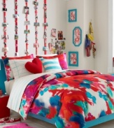 The Poppy Art Floral comforter set from Teen Vogue bedding features vibrant cool blues, purples and greens mixing with hot reds, oranges and pinks for an ultimate expression in modern art. Coordinate with the Poppy Art striped sheet set for unique and revolutionary bedroom style.