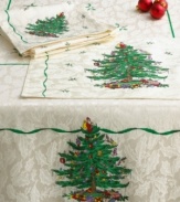 In beautiful winter white with a jacquard weave, this tablecloth makes the perfect addition to your Spode Christmas Tree collection. Featuring dashing green garlands strung around the classic tree print.