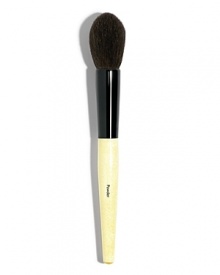 Luxurious brush designed to use with Face Powder and Sheer Finish Loose Powder. Dusts just the right amount of powder on skin for an even and polished, yet natural look.