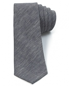 Theory combines vintage inspiration with a narrow width for an understated, always sophisticated modern tie, rendered in textured linen for a soft hand.