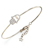 It's fashion times five in this YellOra™ hamsa wire bracelet. Single-cut diamonds (1/6 ct. t.w.) enhance the appeal of the pure gold, sterling silver and palladium combination. Approximate length: 7-1/4 inches + 1-1/4 inch extender.