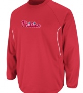 Show 'em some support. Make sure everyone know who your favorite team is with this Philadelphia Phillies fleece from Majestic.