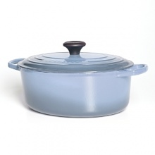 For nearly a century, Le Creuset has handcrafted enameled cast iron cookware of superlative quality, durability and versatility. A cooking staple, this oval oven offers exceptional heat distribution and retention for unsurpassed broiling, braising, slow cooking and sautéing and its size easily accommodates longer cuts of meat.