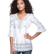 Tie dye gives RXB's tunic a boho-chic look, while feminine flourishes make it uniquely alluring!