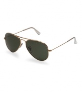 This is the style that started it all. The original Ray-Ban Aviator. From L.A. to St. Tropez and Soho to Tokyo, Ray-Ban is the brand of sunglasses preferred by true individuals worldwide. Setting the standard for excellence, Ray-Ban consistently combines great styling with exceptional quality, performance, and comfort.