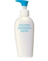 A rinse-off oil-based cleanser especially formulated for quick and easy removal of long-wearing foundation and water-resistant sunscreen. Feels light and silky, and protects skin's natural moisture as it works. Developed with a Shiseido-exclusive formulation to deep-cleanse with unparalled mildness. Applies easily and rinses away quickly, leaving no sensation of stickiness.