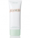 Infused with over a carat and a half of pure diamond powder, this multi-faceted treatment instantly polishes the skin to reveal a soft new surface. This spa-like treatment is embedded within La Mer's legendary emollients to cushion the skin while protecting its delicate moisture barrier. It works organically, energetically and physically to reveal a soft and healthy, resilient new surface.