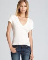 In super-soft cotton with a relaxed fit, this rag & bone/JEAN tee is sure to be an off-duty favorite.