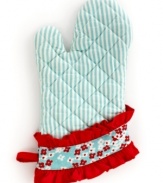 Dress the part. Infuse your space with your personality and style with this fun and fashionable oven mitt, which instantly polishes up your look as master chef. Crafted from 100% cotton, this machine-washable mitt is the perfect companion, protecting your hand from heat & cleaning up easy if spills & splashes happen.