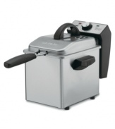 Big flavor for your favorite finger foods. The Waring mini deep fryer is perfect for crisp, golden brown fries, chicken fingers with that just-right crunch and much more. One-year warranty. Model DF55.