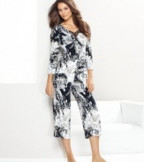 Black and white paisley keeps things interesting. Linea Donatella's Emmaline pajamas feature a v-neck top with 3/4 length sleeves and capri length pants.