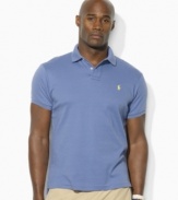 Short-sleeved polo shirt, cut for a comfortable, classic fit.