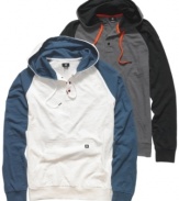 With a shot of sweet color blocking, this Volcom hoodie is a nod to the old-school cool of vintage baseball tees.