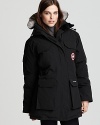 Keep the snow and cold wind out with Canada Goose's popular, heavy-duty parka. The mid-thigh length offers maximum coverage and protection.