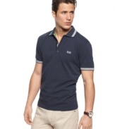 From the green to the street, this Hugo Boss polo shirt keeps you covered wherever the season takes you.