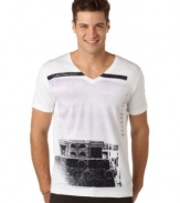 Stay in-tune with your stylish side in this rockin' graphic t-shirt from Calvin Klein Jeans.