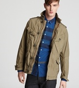 A sharp field jacket in comfortable cotton for a rugged handsomeness that announces your presence in style.