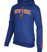 Take your shot at being a super fan in this comfortable New York Knicks NBA fleece hoodie from adidas.