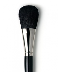 Laura Mercier Powder Brush is a hand-crafted 100% natural brush that is perfectly shaped to apply Loose Setting Powder. The sculpted brush head allows for a more precise placement to individual areas when needed.