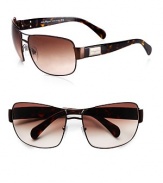 Square-shaped metal aviator sunglasses with plastic temples. UV 400 lens 100% UV protective Made in Italy