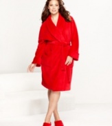 Wrap yourself in luxuriously soft cotton. This cute and classic Charter Club robe features a plush body and convenient patch pockets.