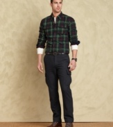 Keep your fall look on-trend with these slim-fit cargo pants from Tommy Hilfiger.