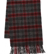 Old-world style infuses this handsome tartan scarf, crafted in luxurious cashmere, with finge ends.