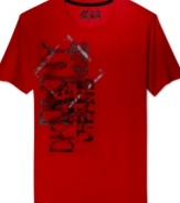 This DKNY graphic print t-shirt adds modern style to your laid back look.