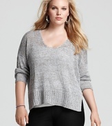 This Eileen Fisher boxy sweater takes a classic relaxed silhouette and updates it in a marled linen knit with thick ribbing at the hem.