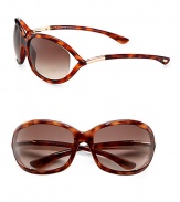 Rectangular frames in light-weight plastic with chic, semi-floating lens. Available in dark havana with brown gradient lens,. Metal accented temples100% UV protectionMade in Italy 