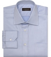 Topped with a traditional point collar, this smart classic fit dress shirt creates a crisp, professional silhouette.